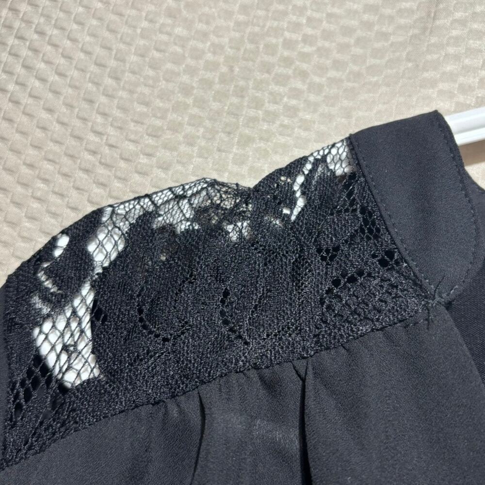 Fortune + Ivy Women's Blouse NWT Medium Black Lace Shoulder V-Neck Top - Picture 4 of 11
